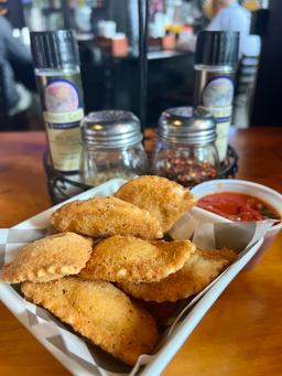 Toasted Ravioli (8)
